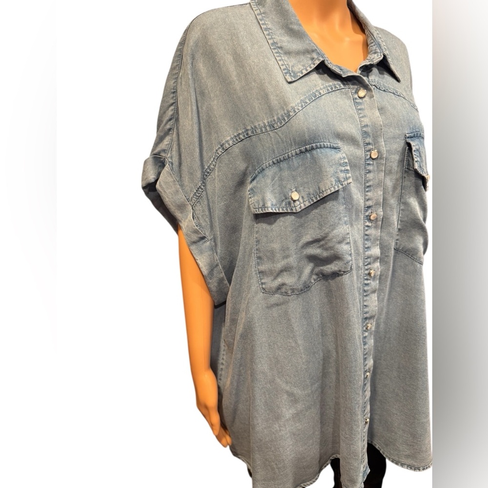 JANE & DELANCEY Denim Jean Light Blue Wash High Low Blouse Front Pockets NWT 3X - Picture 5 of 11